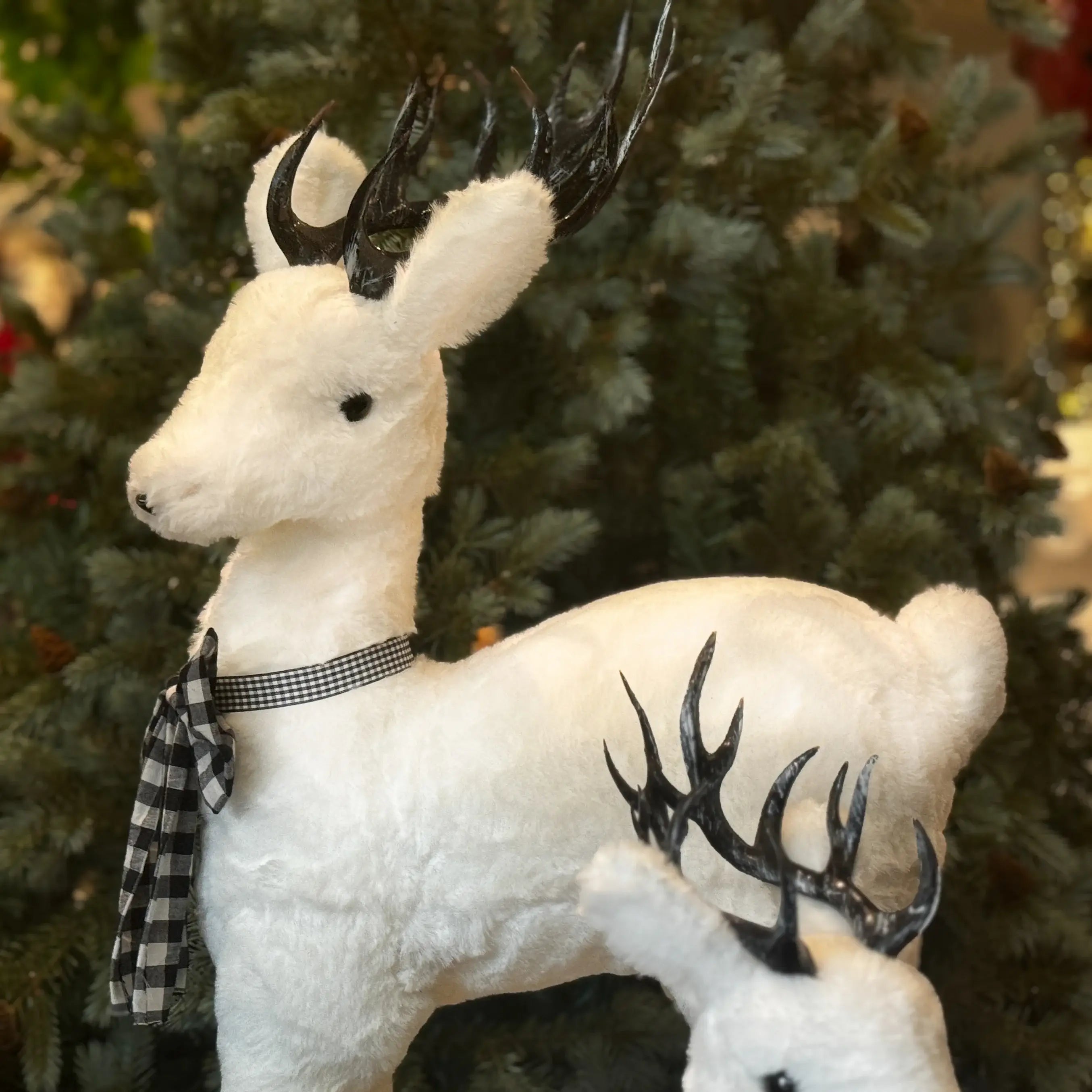 VENADO CON BUFANDA NEGRO/BLANCO GRANDE